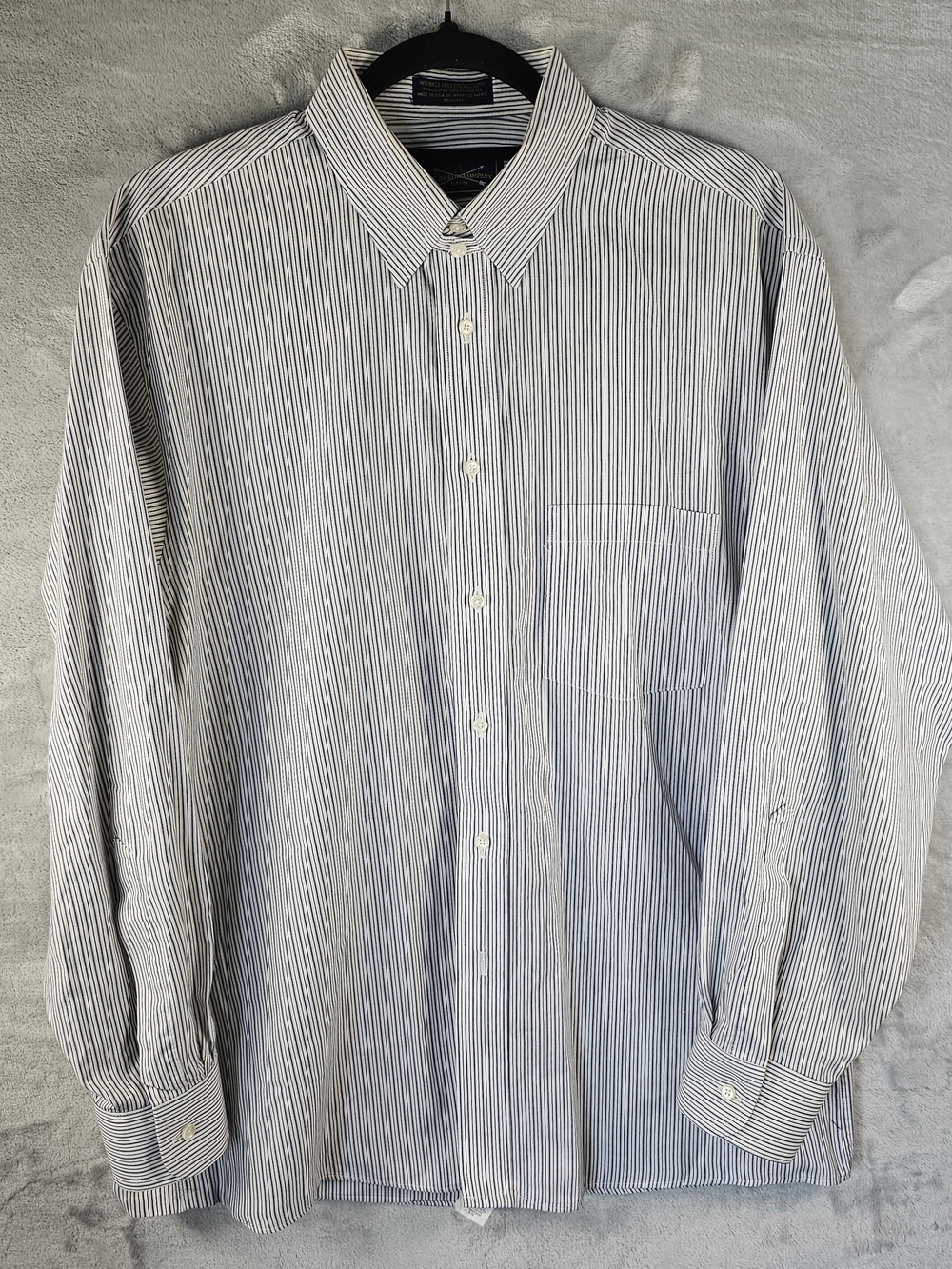 Vintage The Arrow Company Sz. 16.5-32/33 Men's Button-Up Shirt Made in USA
